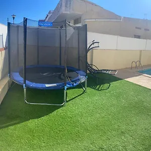 Сasa de vacaciones Casa Con Gran Piscina Particular Cerca Playa, Torredembarra